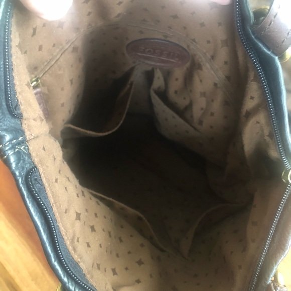 Fossil Leather Crossbody Handbag - Picture 11 of 16